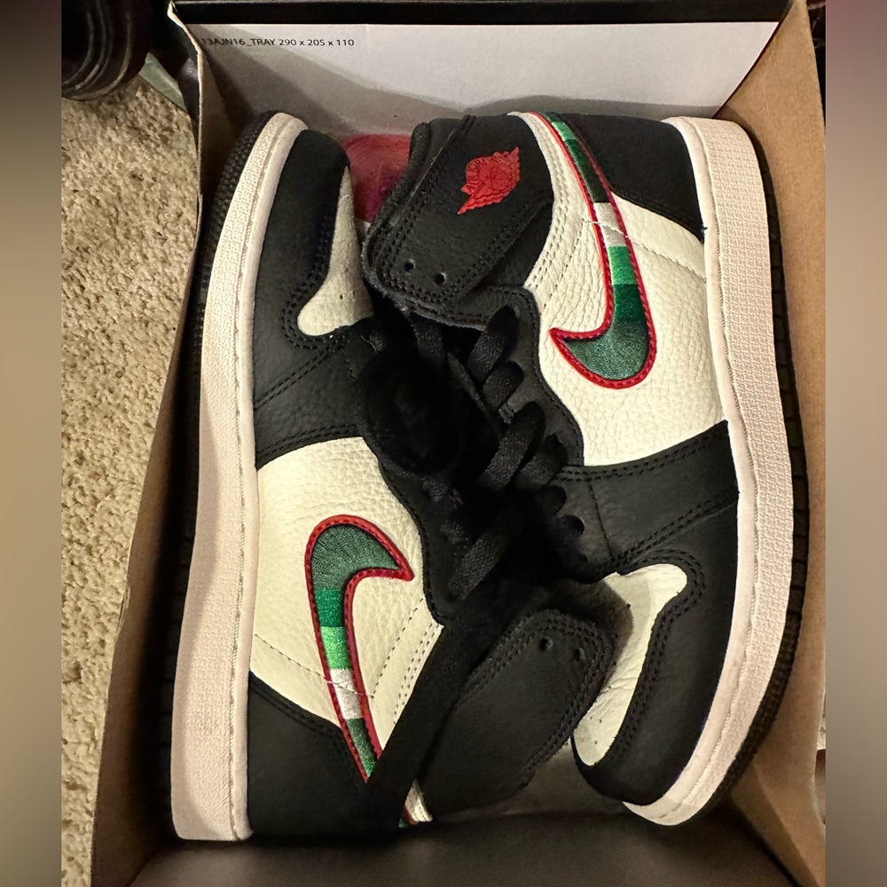 Air Jordan 1 GS “Sports Illustrated” is the kids’ sizing 6 youth 7 Womens